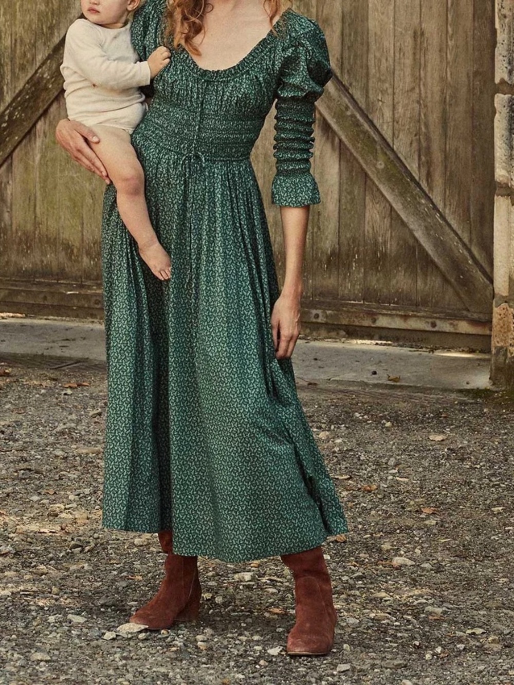 ISO Doen Kaira Dress in Evergreen Winter Ditsy